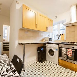 Mile End Double Rooms 86A